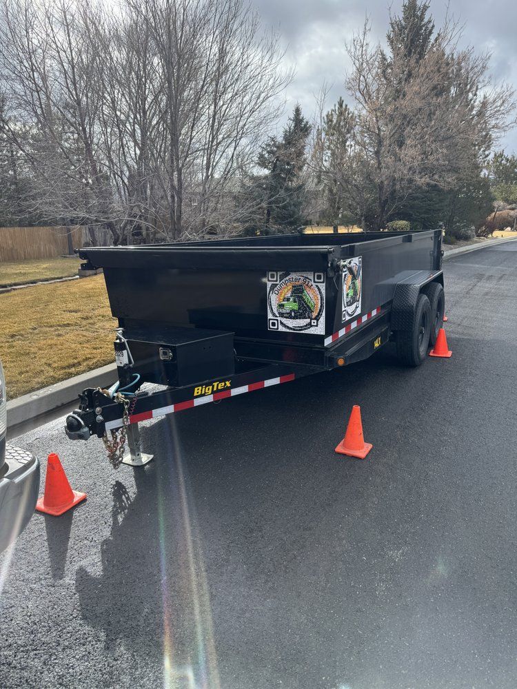 Dumpster 911 dump trailer delivered to a driveway in Riverview, DE